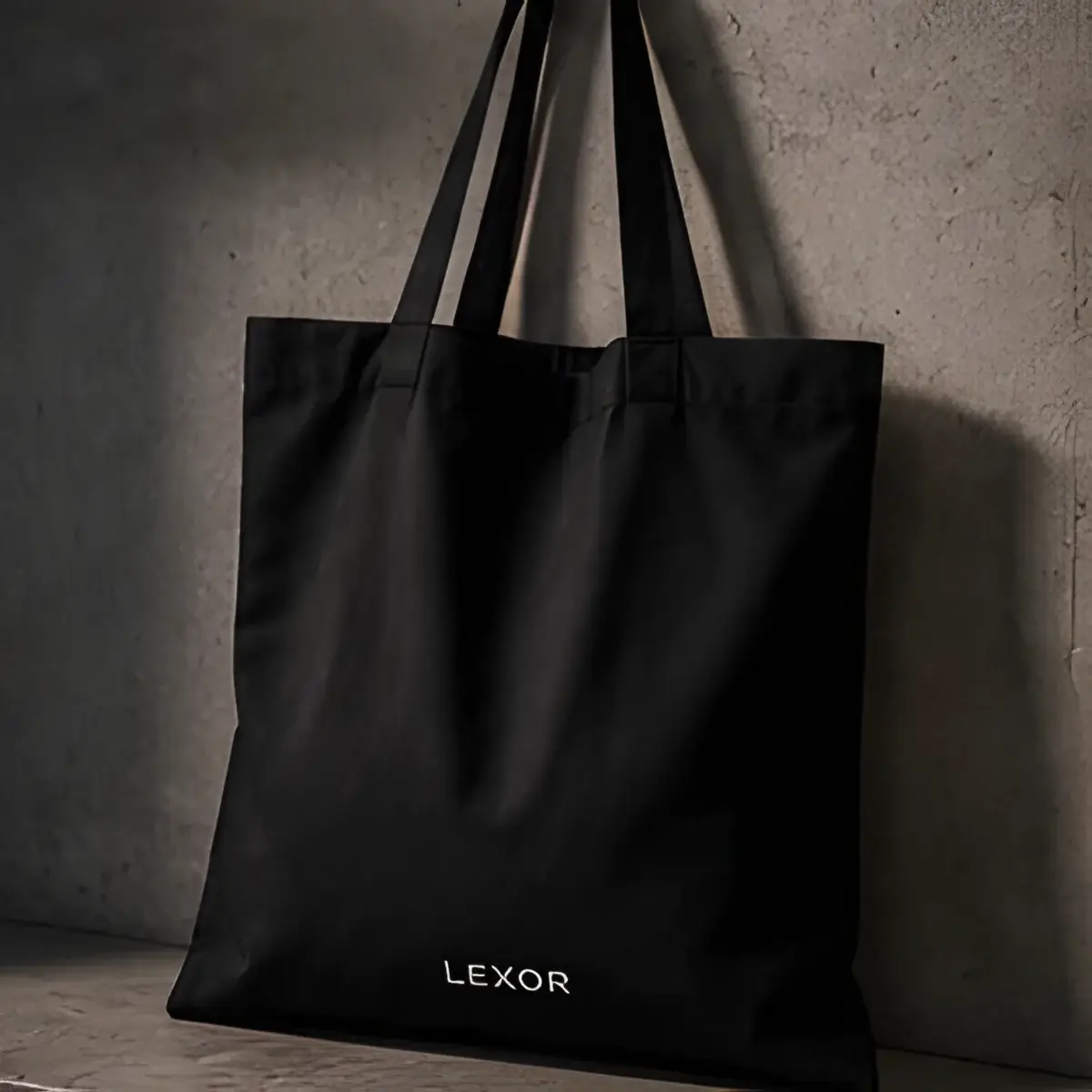 Tote bag negra de algodón con logo